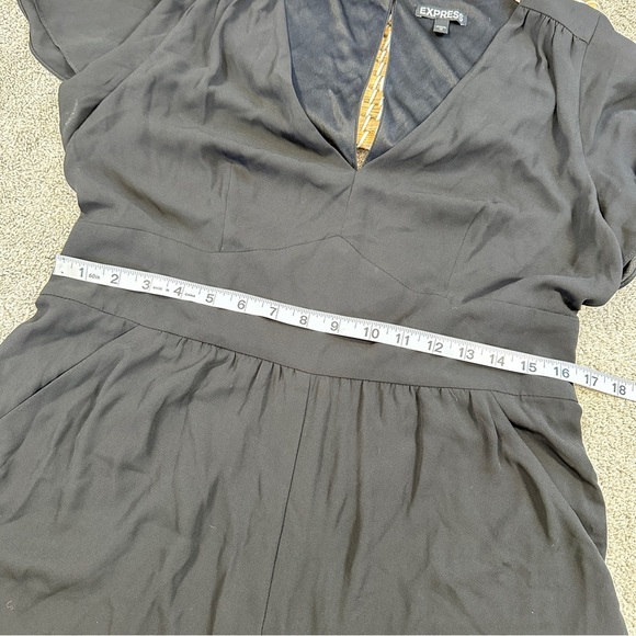 Express Women’s V-Neck Romper Shorts Chiffon Keyhole Back in Black 12 - Picture 14 of 14